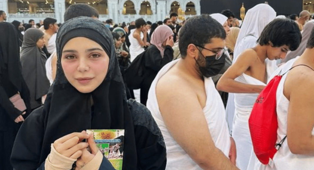 Aima Baig Reflects on Umrah Pilgrimage with Photos