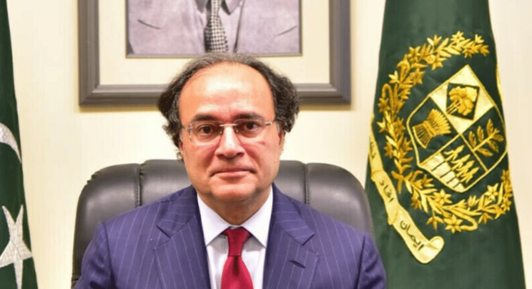 Pakistan's Finance Minister Arrives in Washington for IMF Discussions and World Bank Meetings